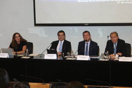Emilio Romano, presidente de la ABM al centro | ESPECIAL