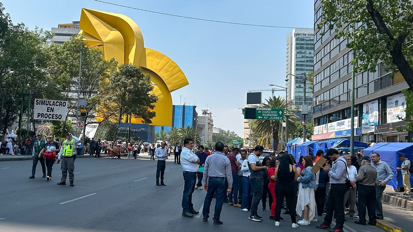 Simulacro Nacional | Gabriel Morales
